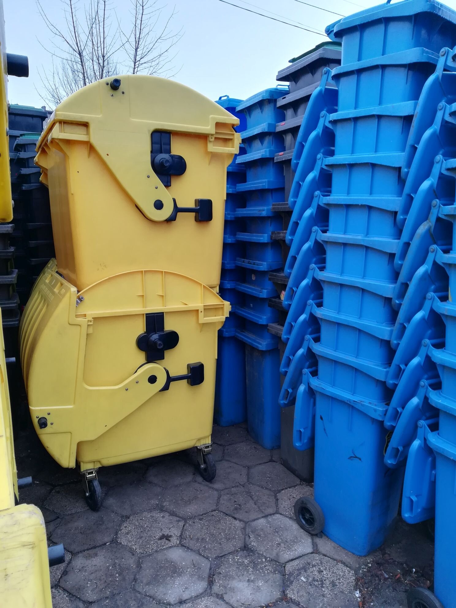 Pojemnik MGB 1100 w kolorze żółtym