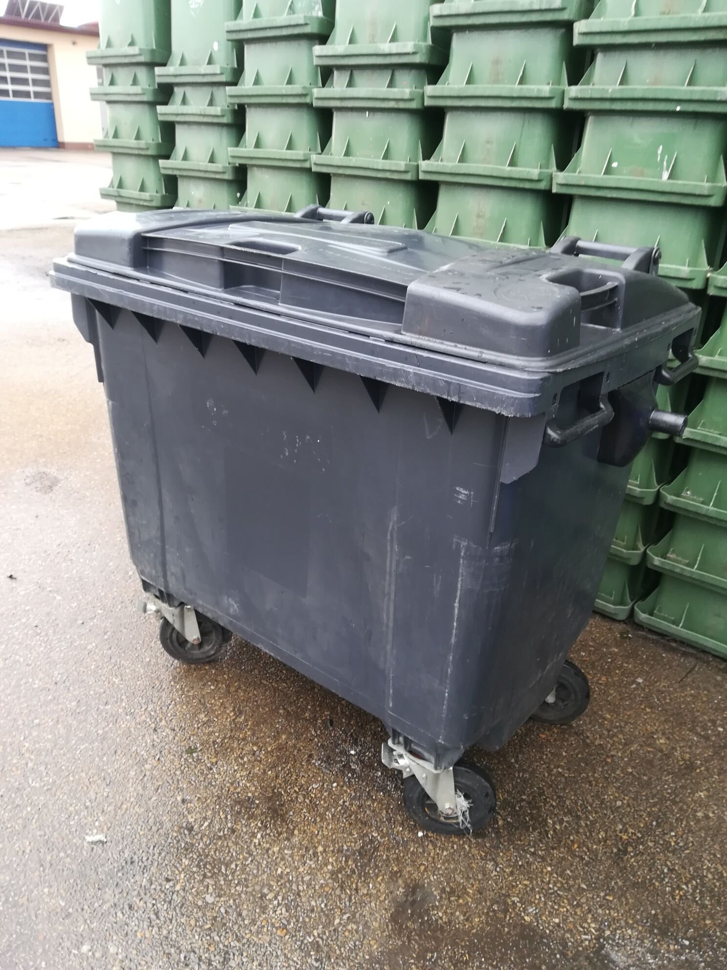 Pojemniki MGB 660 w kolorze grafitowym