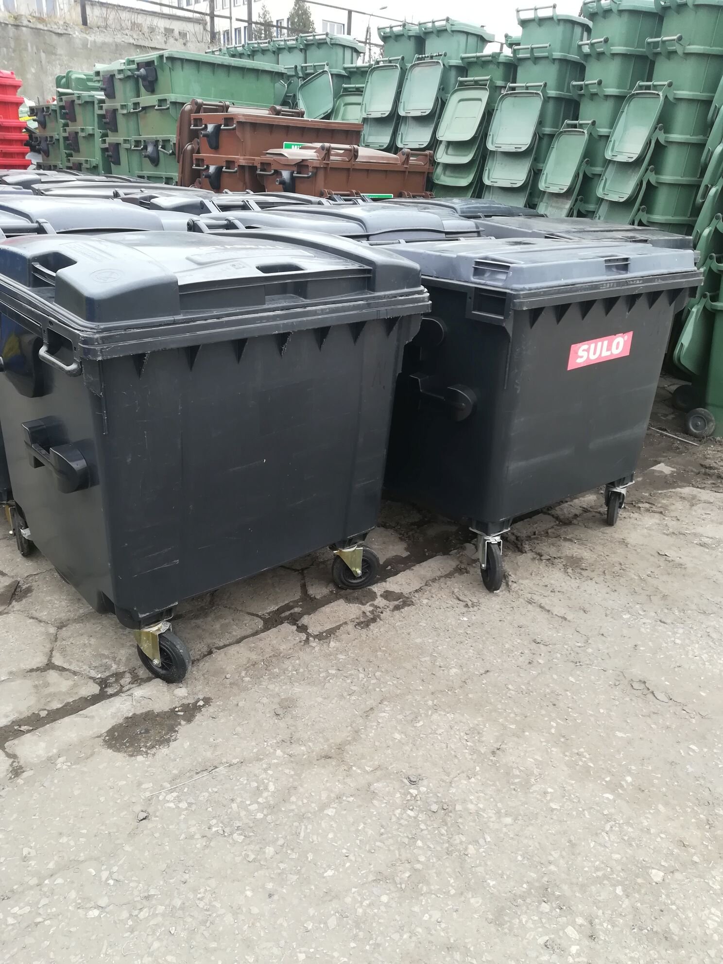 Pojemniki MGB 1100 w kolorze grafitowym