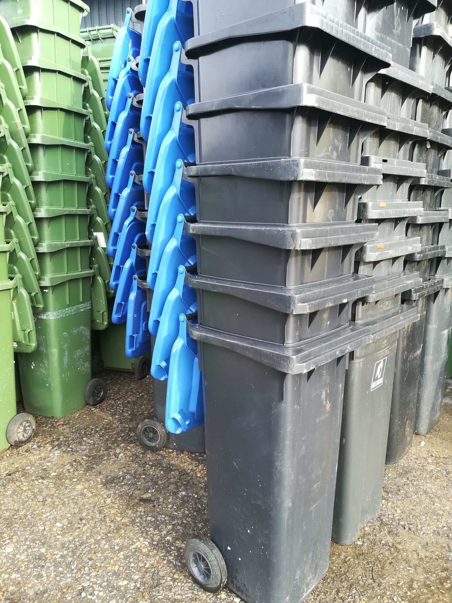 Pojemniki MGB 140 w kolorze grafitowym