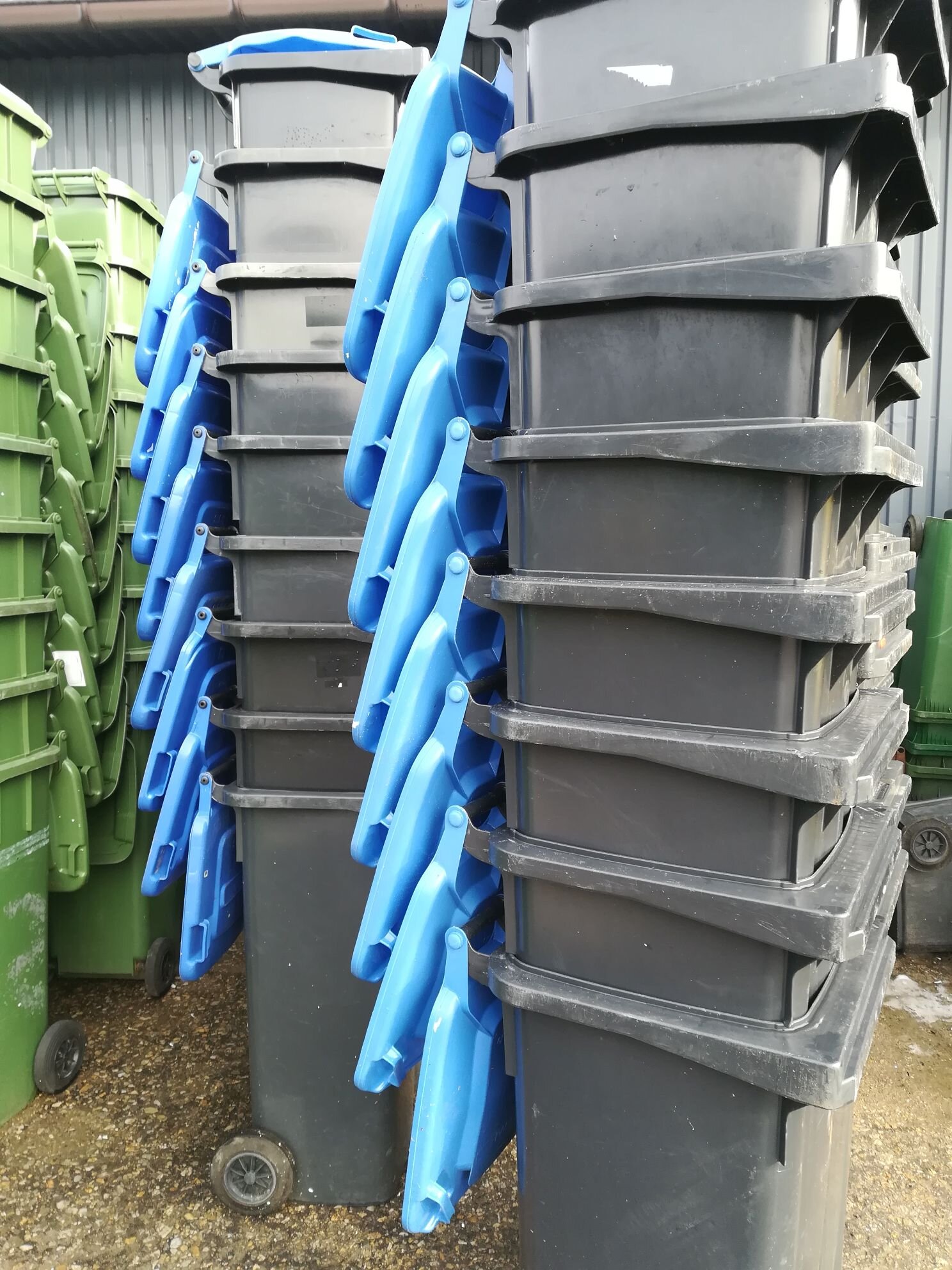 Pojemniki MGB 140 w kolorze grafitowym