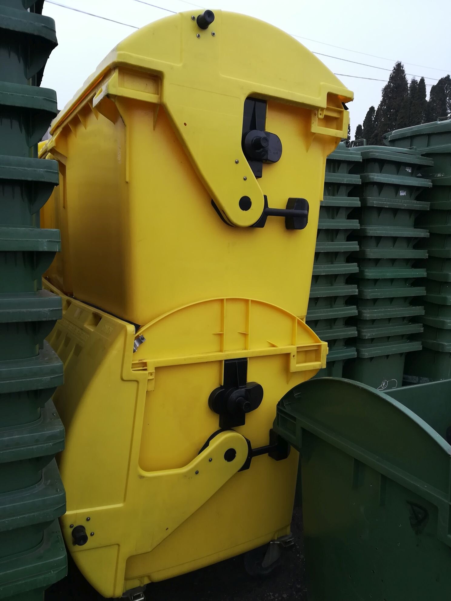 Pojemnik MGB 1100 w kolorze żółtym